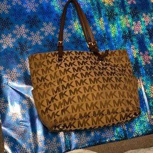 Micheal Kors Monogram Bag
